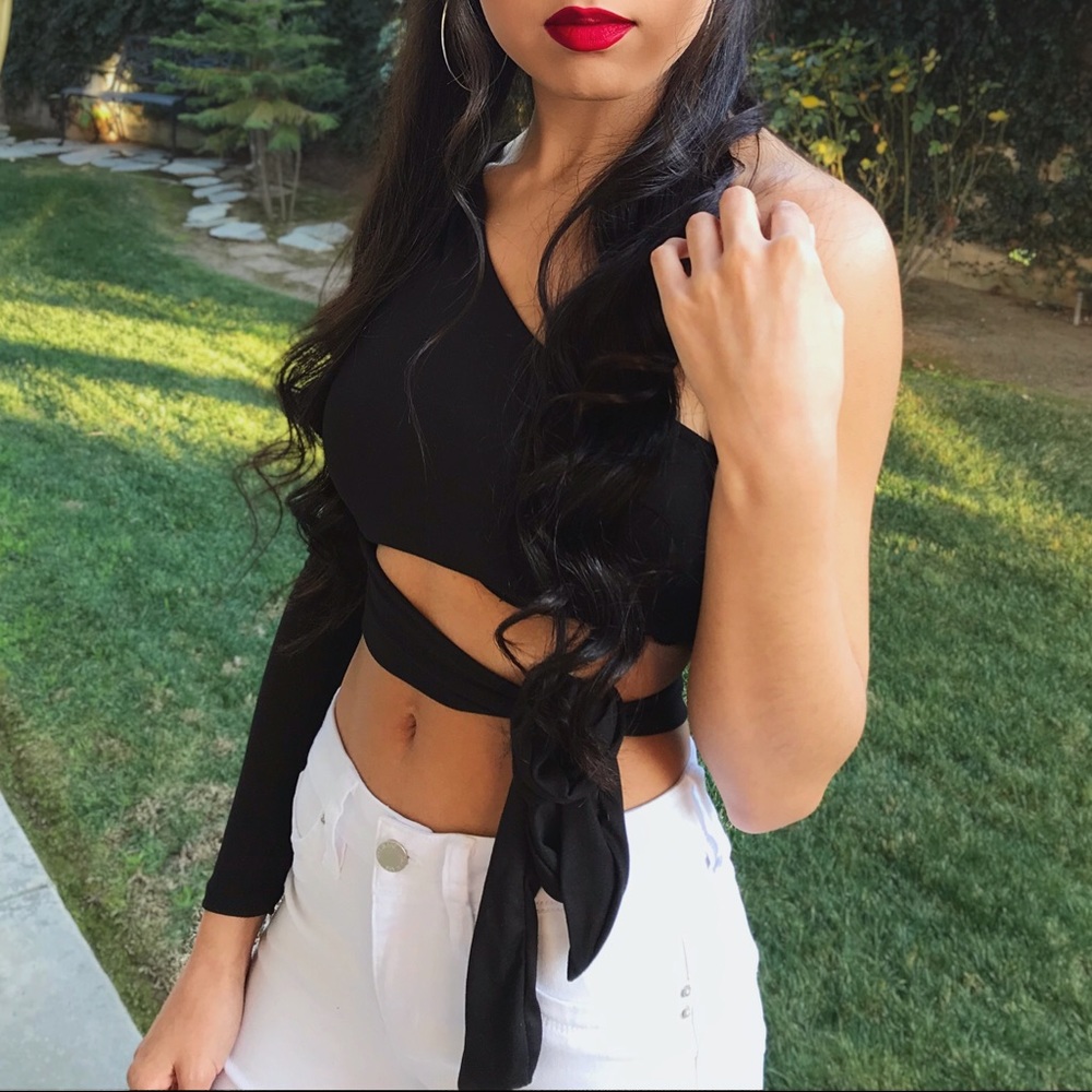 Cut Out Top - Picture 2 of 6